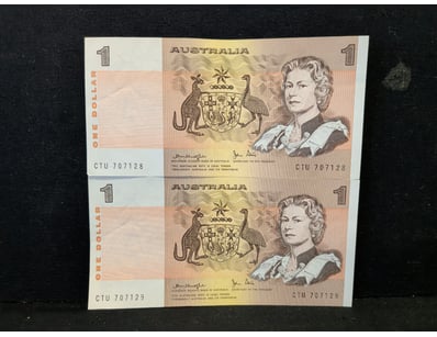 AUSTRALIA ONE DOLLAR NOTE - SEQUENTIAL PAIR, CIRCA...