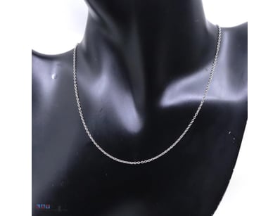 34 X DISPLAY CHAINS,      

No Visible Hallmarks. ...