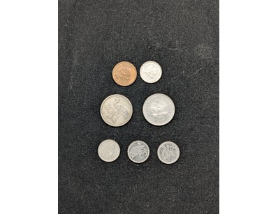 COLLECTION OF SEVEN PAPUA NEW GUINEA CURRENCY

Y...