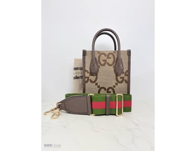 GUCCI TOTE MINI BAG

Material: Canvas, Calfskin
Co...