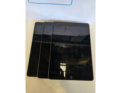 UNRESERVED Airport - Lost Property (A980) - Lot 521
