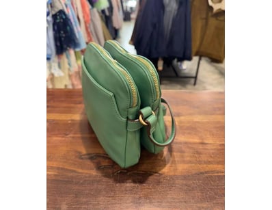 Accessories, Homegoods & Camping Gear (VICA986) - Lot 67