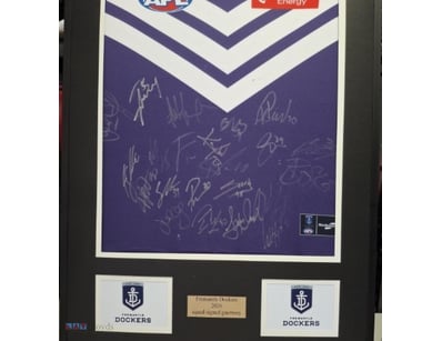 FREEMANTLE DOCKERS 2026 SQUAD SIGNED/FRAMED GUERNS...