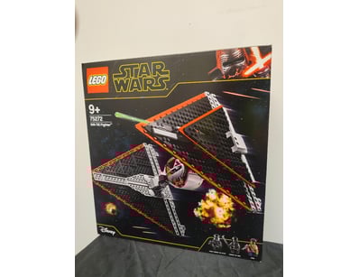 **UNRESERVED** LIFETIME COLLECTION OF LEGO PART... - Lot 251