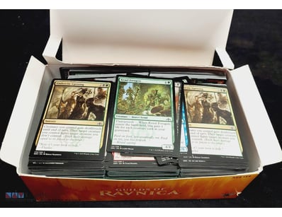 BULK LOT HOLDS A LARGE COLLECTION OF MAGIC: THE GA...