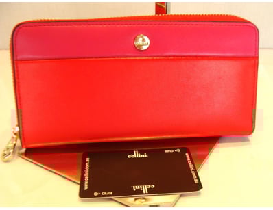 Designer Vault (A998) - Lot 545