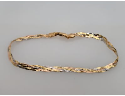 9CT GOLD BRACELET


583010+151


