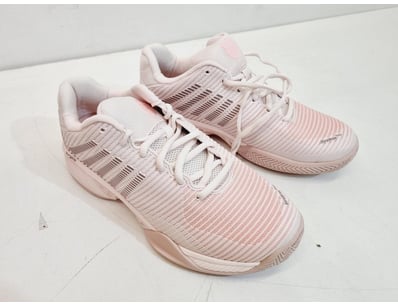 Major Brand Apparel & Footwear Liquidation Even... - Lot 192