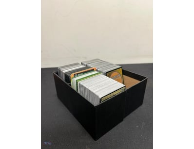 BULK LOT HOLDS A LARGE COLLECTION OF MAGIC: THE GA...