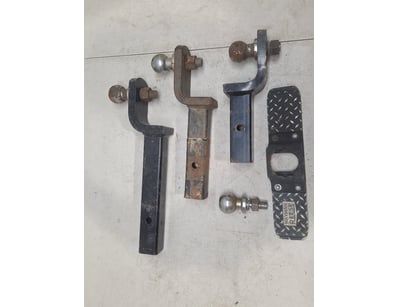Tow Bars And Tow Balls, Quantity To Bucket

Sold...