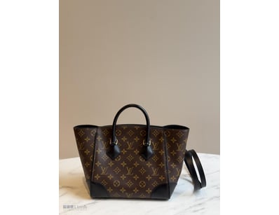LOUIS VUITTON MONOGRAM BLACK PHOENIX PM

Normal Si...