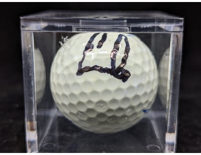 ERNIE ELS SIGNED GOLF BALL

Condition: Good - Re...