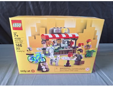 **UNRESERVED** LIFETIME COLLECTION OF LEGO PART... - Lot 311