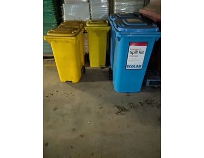 Lot comprises industrial-grade mobile waste and sp...