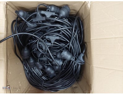 Bulk lot of outdoor string lighting featuring mult...