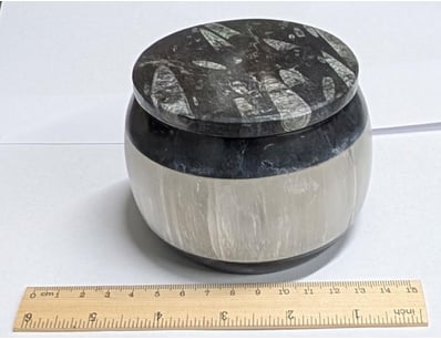 The Curio Collection (A985) - Lot 1134