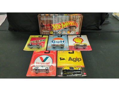 HOT WHEELS PREMIUM VINTAGE GAS STATION SERIES 5-CA...