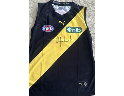 Mancave & Memorabilia (A979) - Lot 387