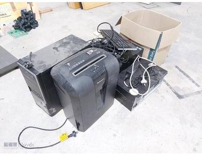 Office equipment lot comprising Fellowes paper shr...