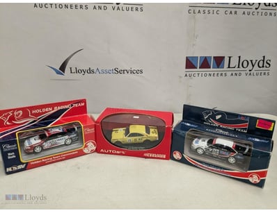 HOLDEN RACING TEAM CLASSIC COLLECTIBLE DIE-CAST MO...