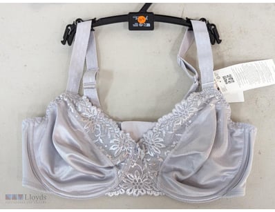 Rrp $69.95, Triumph ladyform soft w bra, colour: 0...