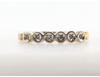 9CT YELLOW GOLD DIAMOND RING


583010+72


