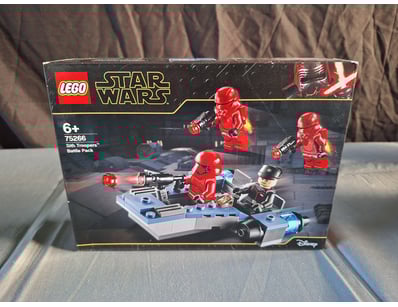 **UNRESERVED** LIFETIME COLLECTION OF LEGO PART... - Lot 294