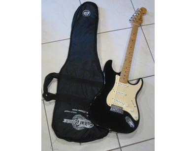 Gadgets, Music & Pastimes (A976) - Lot 452