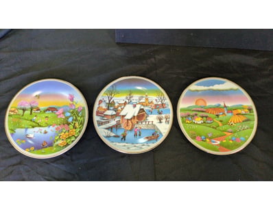 SET OF THREE JUBILEE FINE BONE CHINA DECORATIVE PL...