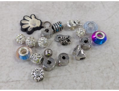 Police Seized Property & Unclaimed Jewellery (A... - Lot 331