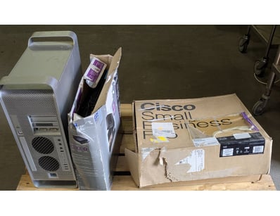 Comprehensive IT equipment lot including Apple Pow...