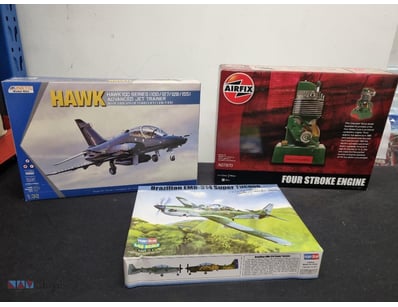 COLLECTION OF THREE SCALE MODEL AIRCRAFT KITS AND ...