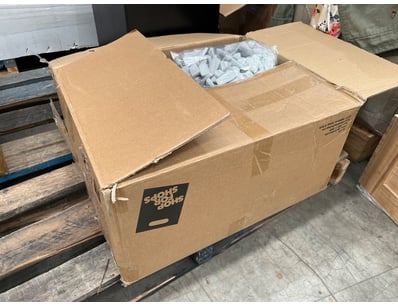 Entire Vintage Clothing Store Liquidation (ON11... - Lot 484