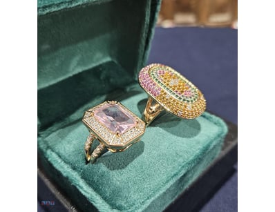 2XPCS GOLD PLATED RINGS WITH CUBIC ZIRCONIA STONES...