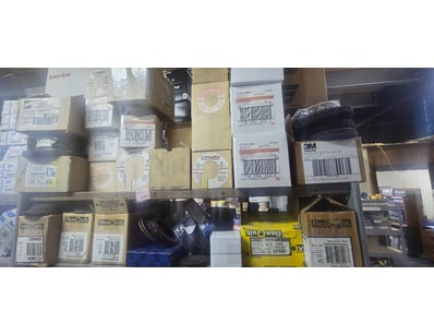Distribution Business Equipment Liquidation (ON... - Lot 494