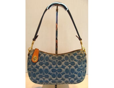 Designer Vault (A985) - Lot 3050