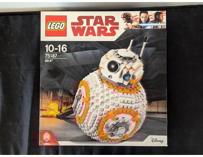 **UNRESERVED** LIFETIME COLLECTION OF LEGO PART... - Lot 236