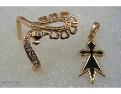 GOLD COLOUR RING SIZE 8, PENDANT        

Conditio...