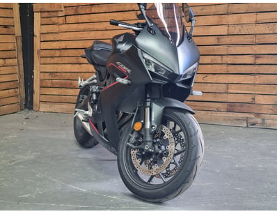 2025 HONDA CBR650R ABS

Year: 2025
Make: Honda 
Mo...