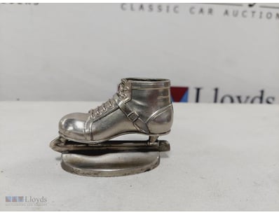 ICE SKATING BOOT SIGNED SLEDGLEY

Condition: Good ...