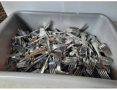 Container of forks, Silver Finish.

Unknown quan...