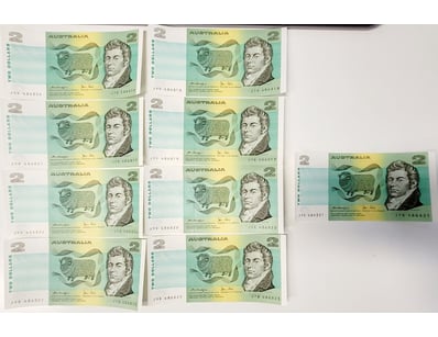 AUSTRALIAN $2 BANKNOTES , R87 (UNC)

CV : $315
...