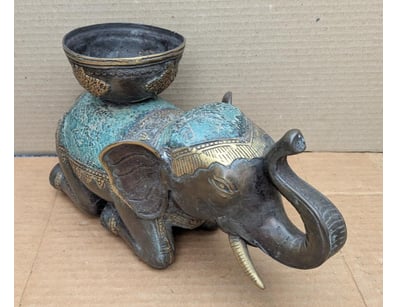 Antiques, Vintage & Interior Treasures (A999) - Lot 567