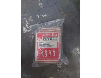 <p><strong>Seat Retaining Kit Set (13 Pieces)</str...