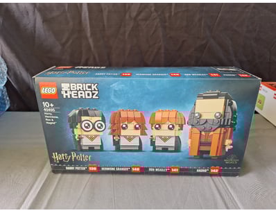 **UNRESERVED** LIFETIME COLLECTION OF LEGO PART... - Lot 339