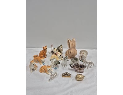 Curios & Collectables (A977) - Lot 7565