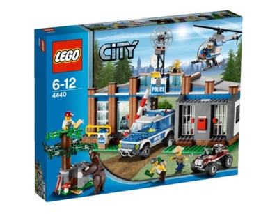 **UNRESERVED** LIFETIME COLLECTION OF LEGO PART... - Lot 471