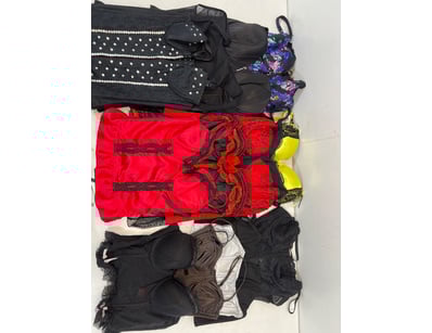 Entire Vintage Clothing Store Liquidation (ON11... - Lot 259