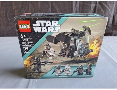 **UNRESERVED** LIFETIME COLLECTION OF LEGO PART... - Lot 331