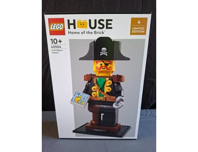 **UNRESERVED** LIFETIME COLLECTION OF LEGO PART... - Lot 388